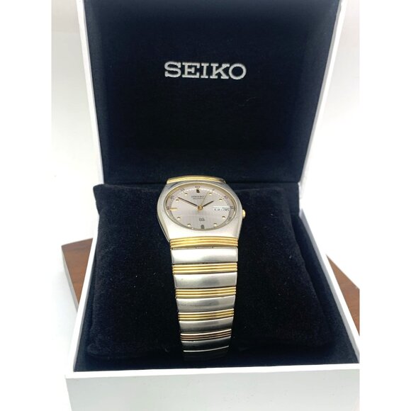 Seiko Men's Watch 5H23-6130 Vintage Quartz Silver Dial Day Date Two Tone Steel - Picture 3 of 14